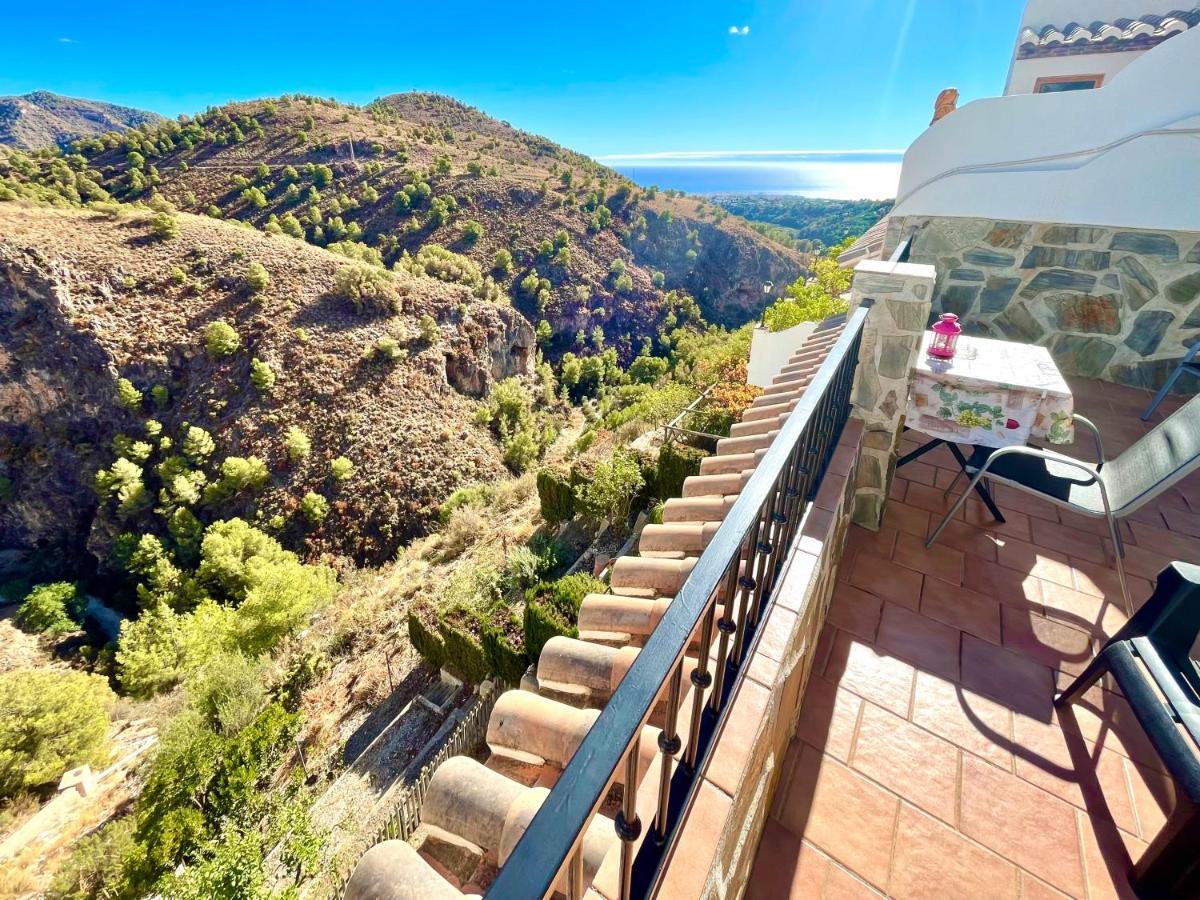 Apartamentos Axarquia , Frigiliana, Terraza Privada Con Vistas A La Montana Rio Y Al Mar ภายนอก รูปภาพ