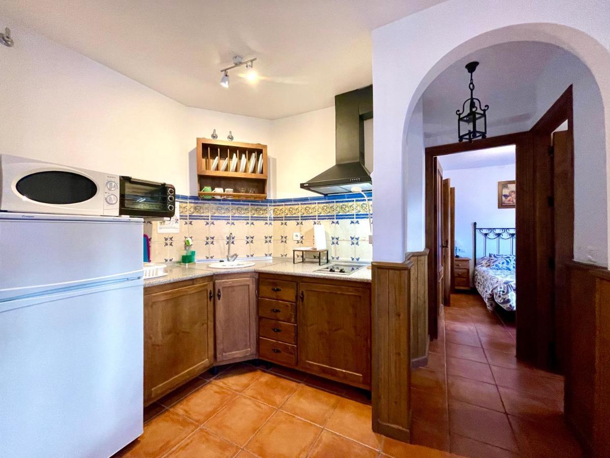 Apartamentos Axarquia , Frigiliana, Terraza Privada Con Vistas A La Montana Rio Y Al Mar ภายนอก รูปภาพ