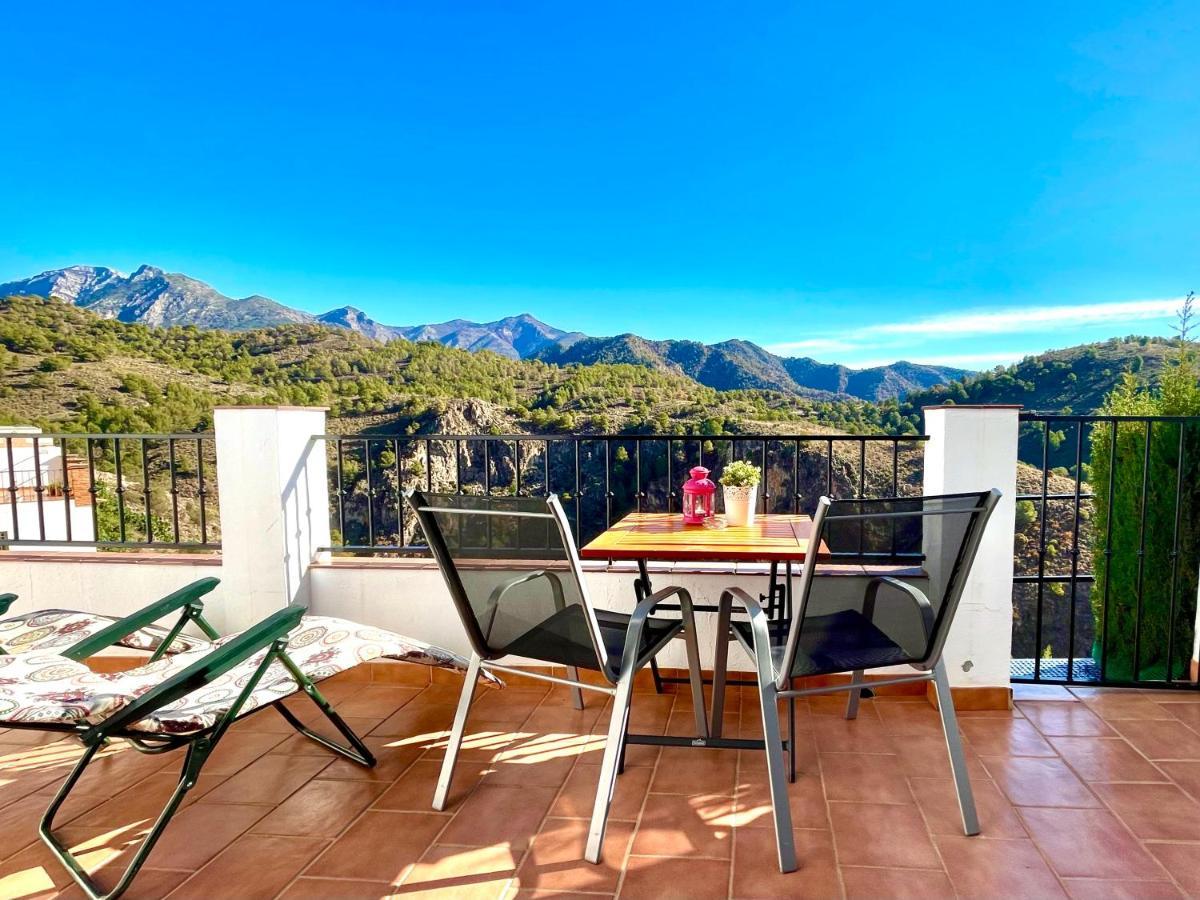 Apartamentos Axarquia , Frigiliana, Terraza Privada Con Vistas A La Montana Rio Y Al Mar ภายนอก รูปภาพ