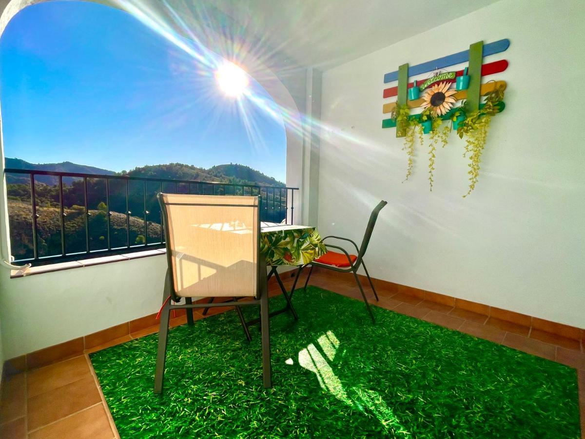 Apartamentos Axarquia , Frigiliana, Terraza Privada Con Vistas A La Montana Rio Y Al Mar ภายนอก รูปภาพ