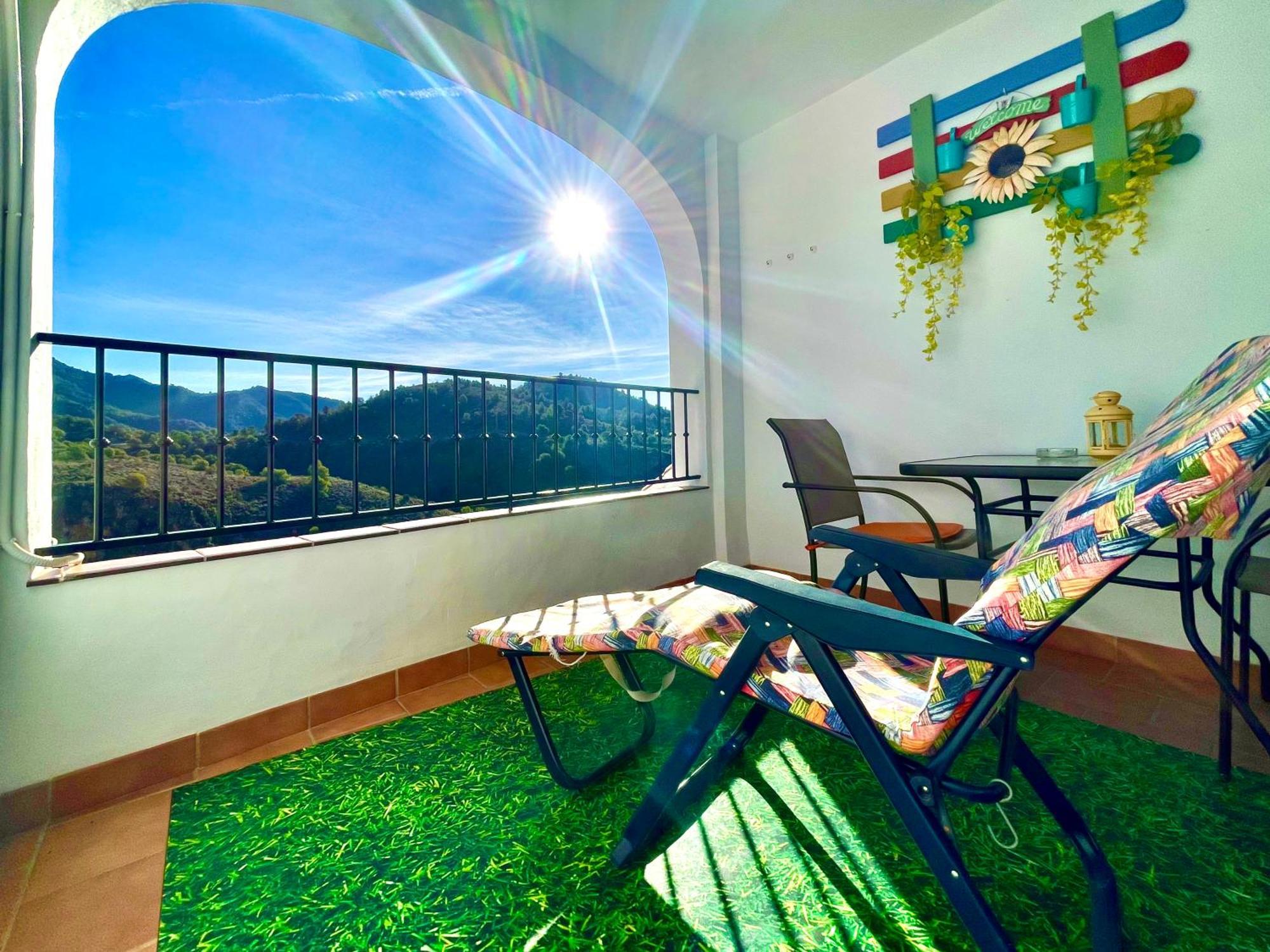 Apartamentos Axarquia , Frigiliana, Terraza Privada Con Vistas A La Montana Rio Y Al Mar ภายนอก รูปภาพ