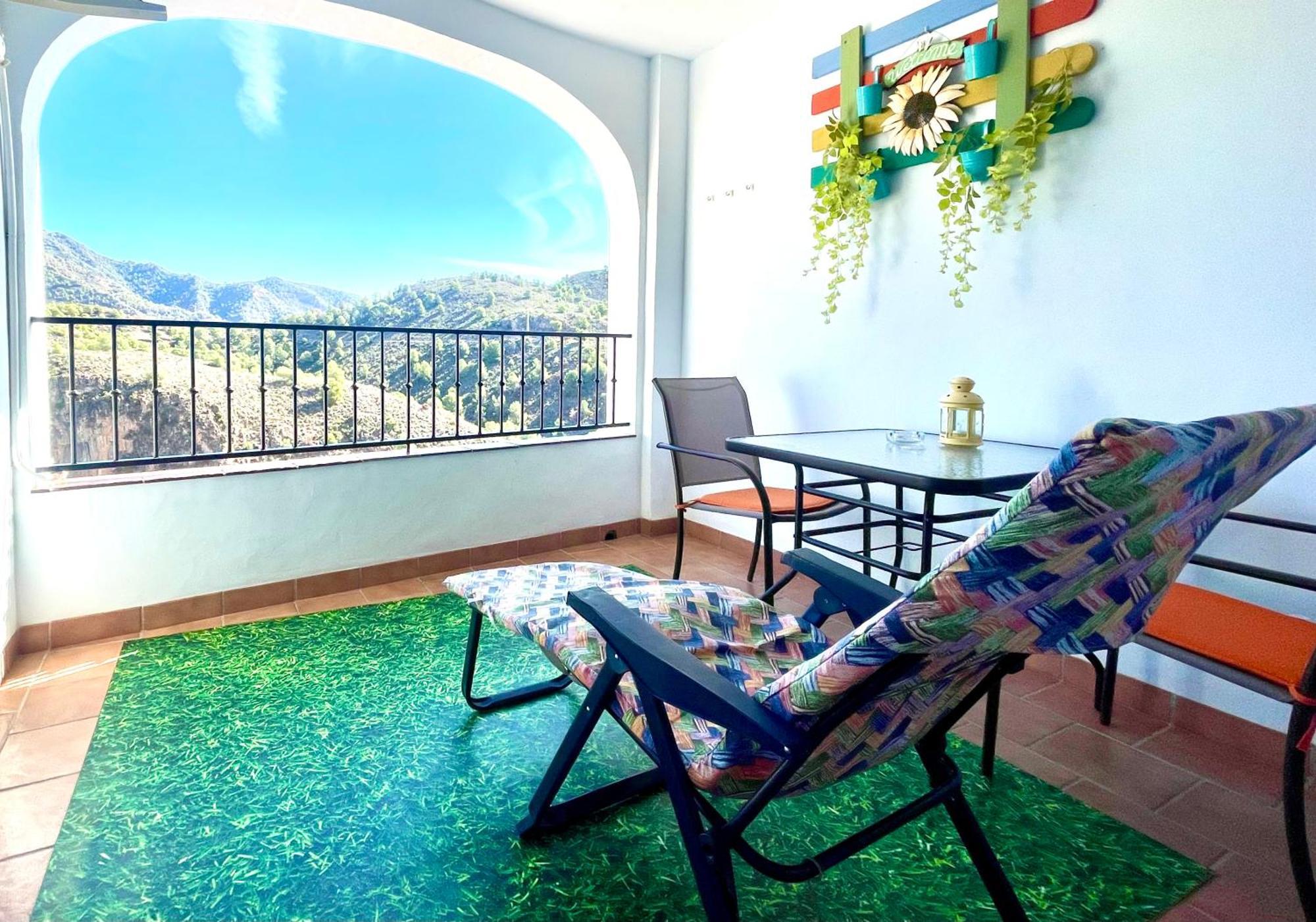 Apartamentos Axarquia , Frigiliana, Terraza Privada Con Vistas A La Montana Rio Y Al Mar ภายนอก รูปภาพ
