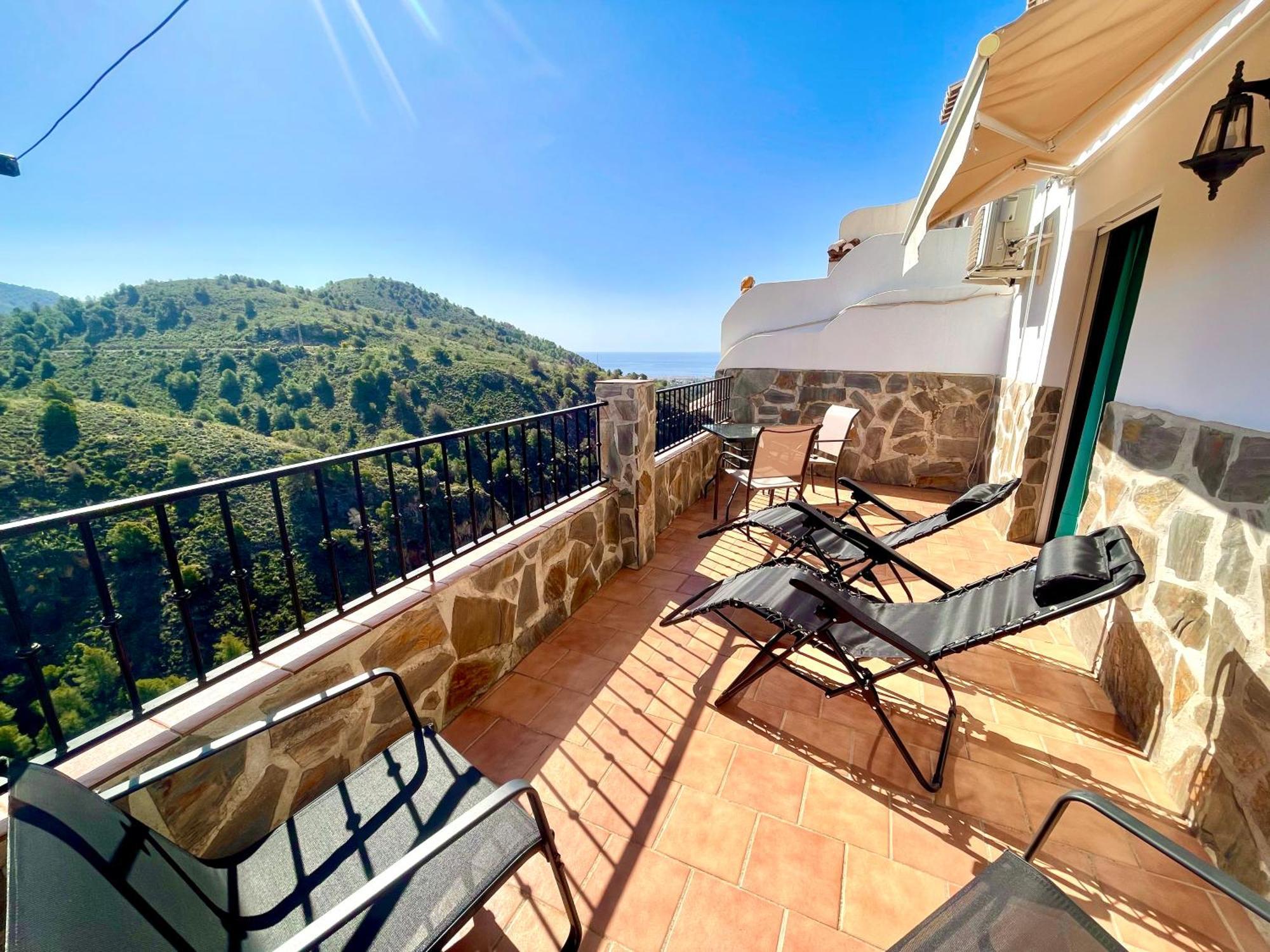 Apartamentos Axarquia , Frigiliana, Terraza Privada Con Vistas A La Montana Rio Y Al Mar ภายนอก รูปภาพ