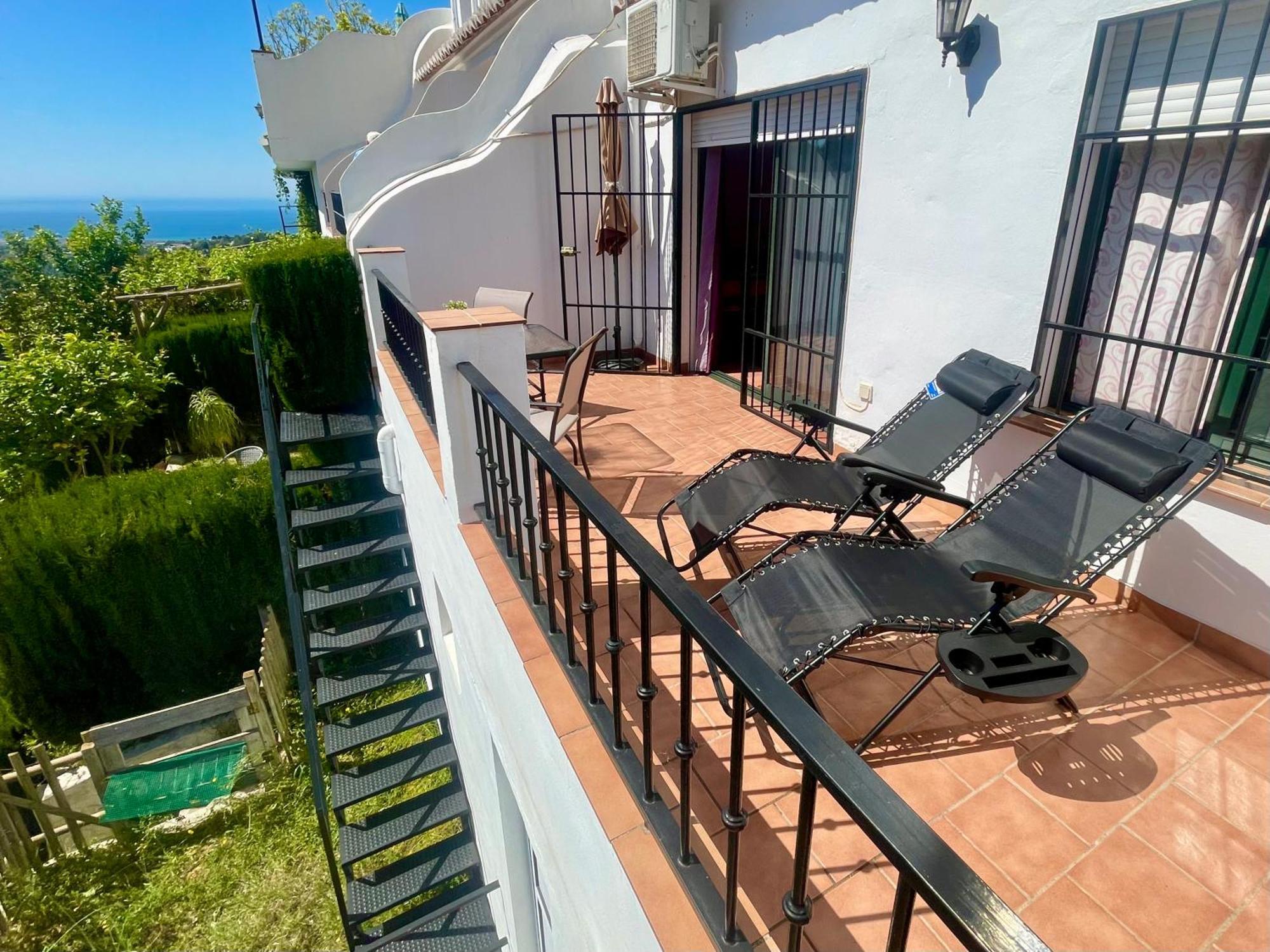 Apartamentos Axarquia , Frigiliana, Terraza Privada Con Vistas A La Montana Rio Y Al Mar ภายนอก รูปภาพ