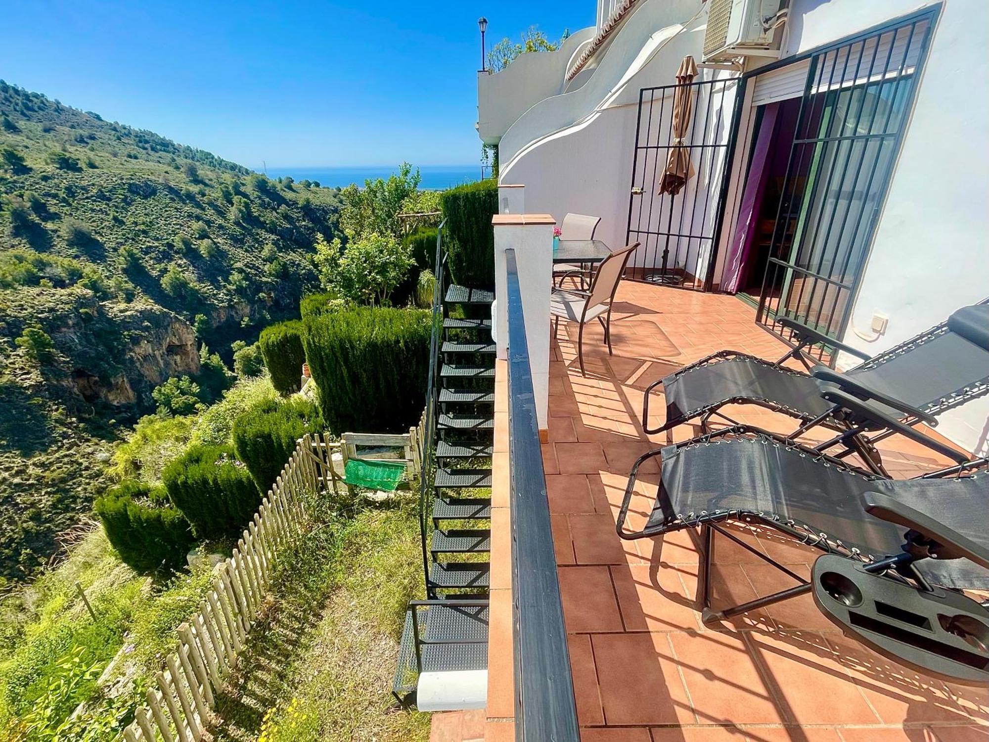 Apartamentos Axarquia , Frigiliana, Terraza Privada Con Vistas A La Montana Rio Y Al Mar ภายนอก รูปภาพ