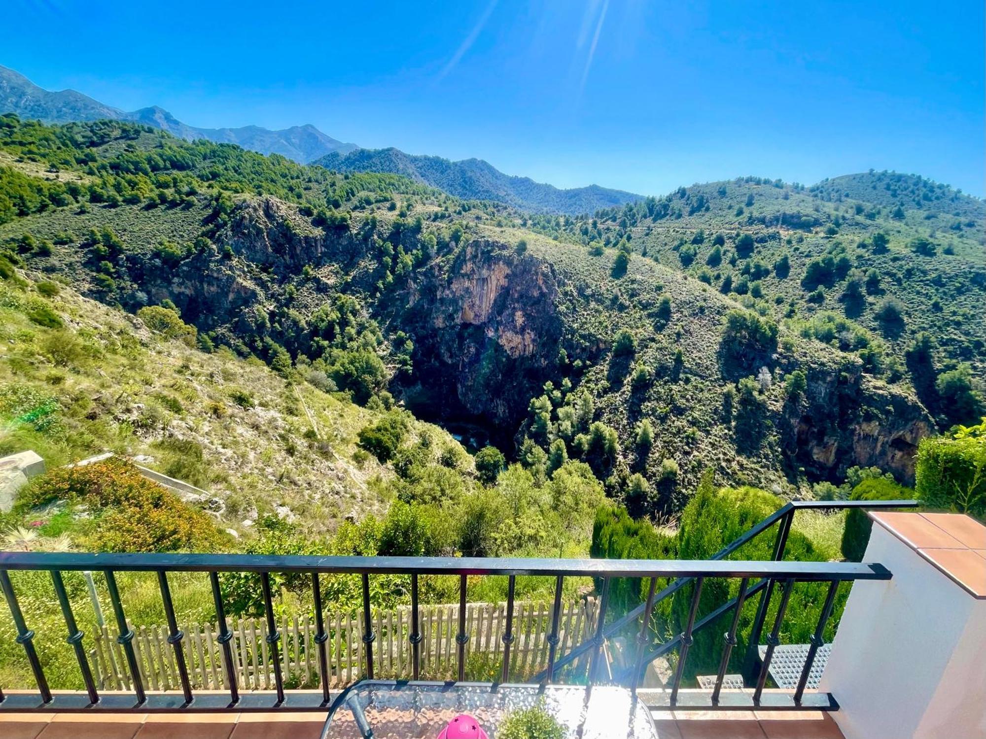 Apartamentos Axarquia , Frigiliana, Terraza Privada Con Vistas A La Montana Rio Y Al Mar ภายนอก รูปภาพ
