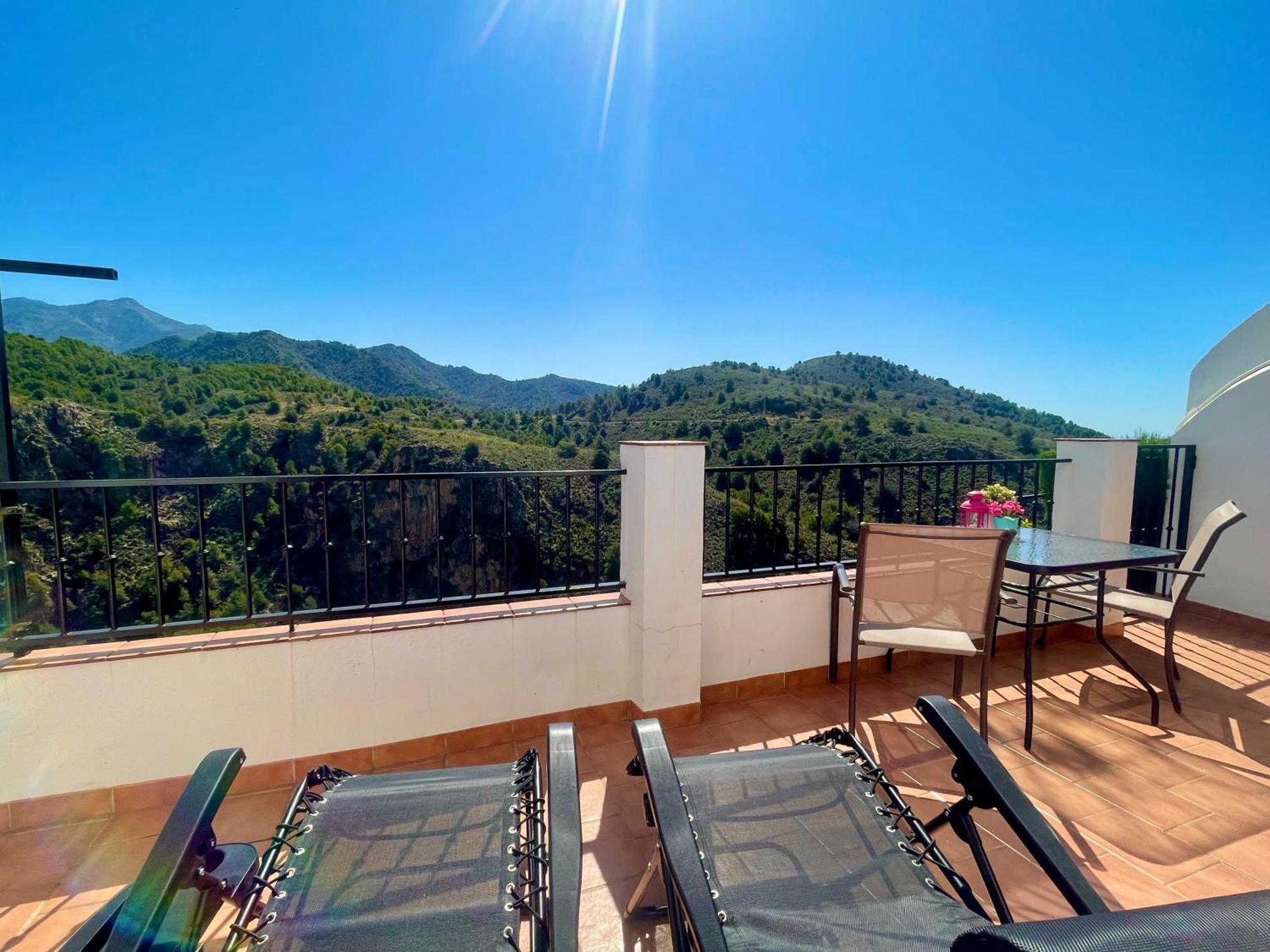 Apartamentos Axarquia , Frigiliana, Terraza Privada Con Vistas A La Montana Rio Y Al Mar ภายนอก รูปภาพ
