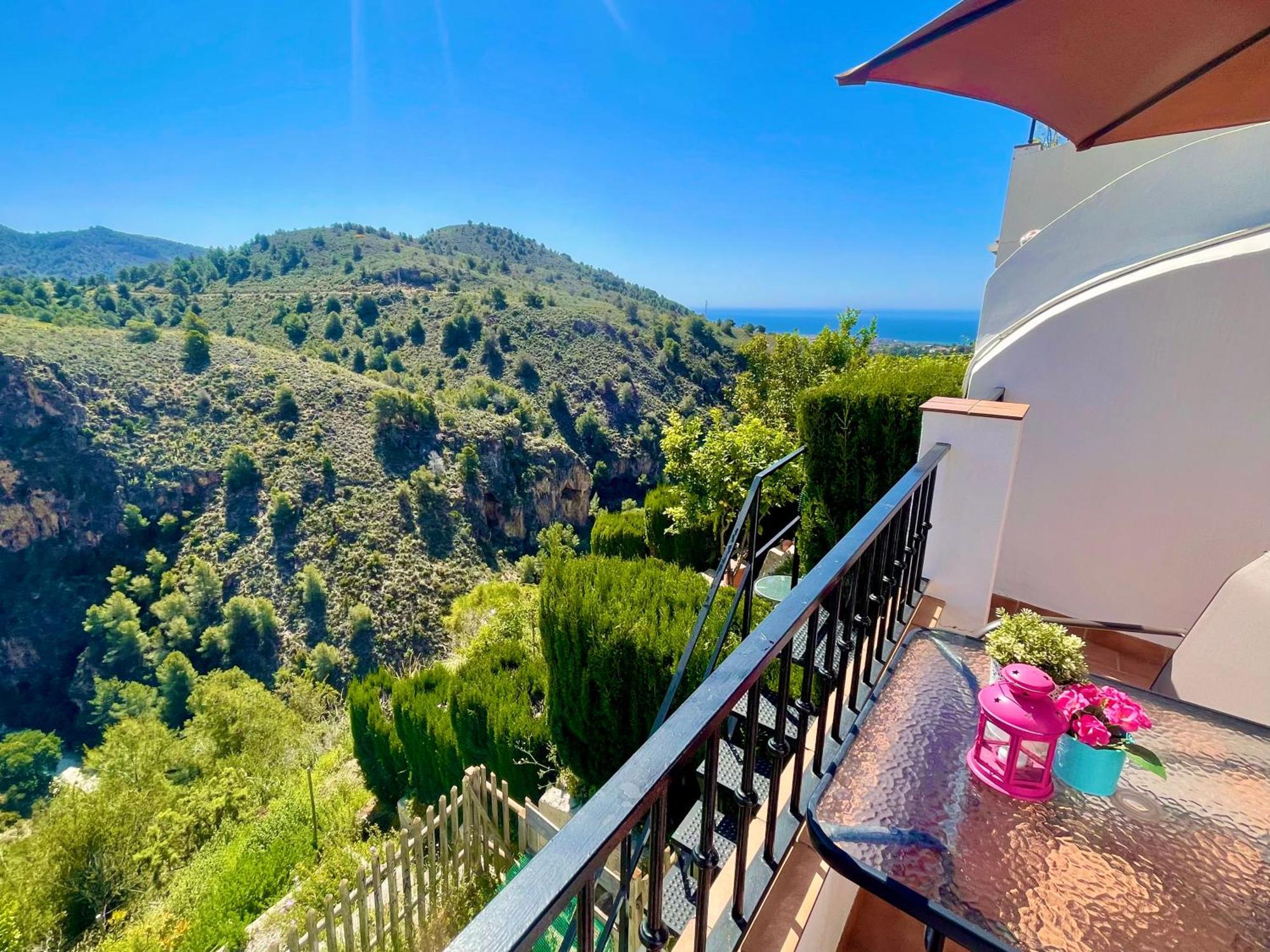 Apartamentos Axarquia , Frigiliana, Terraza Privada Con Vistas A La Montana Rio Y Al Mar ภายนอก รูปภาพ